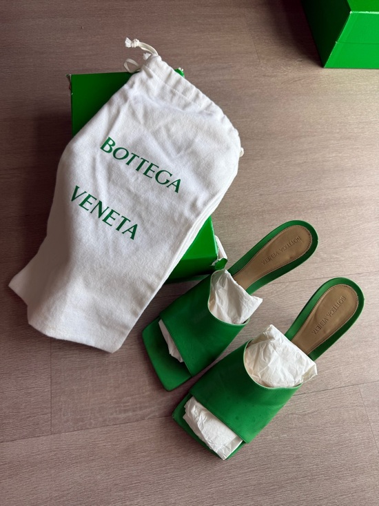 Bottega Veneta Emerald Green Square-Toe Slide Mules